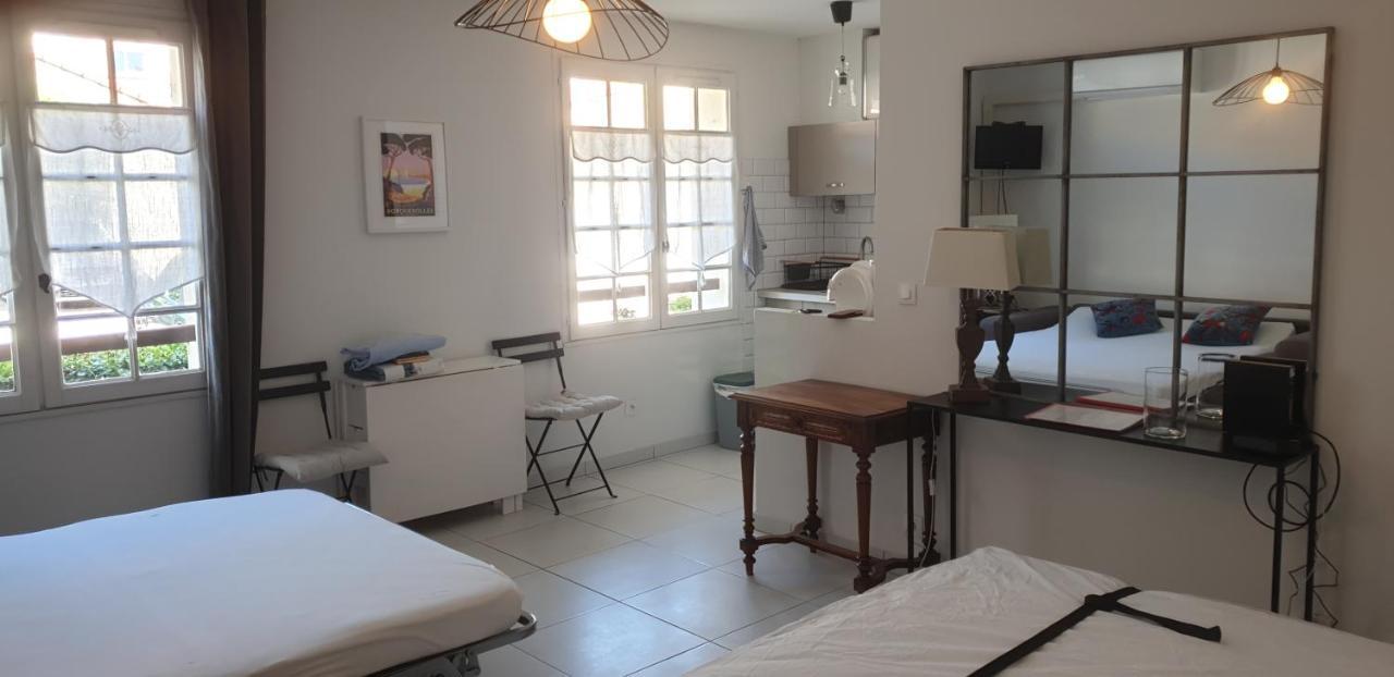 Studio avec parking privé Carqueiranne Extérieur photo
