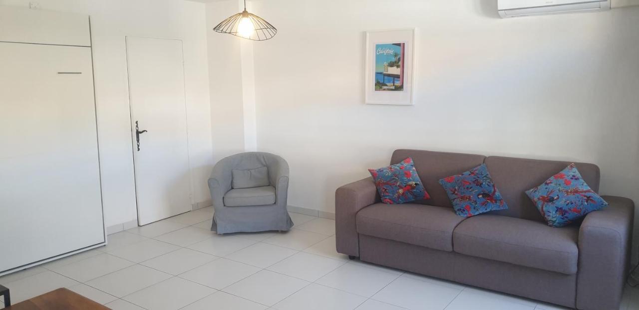 Studio avec parking privé Carqueiranne Extérieur photo